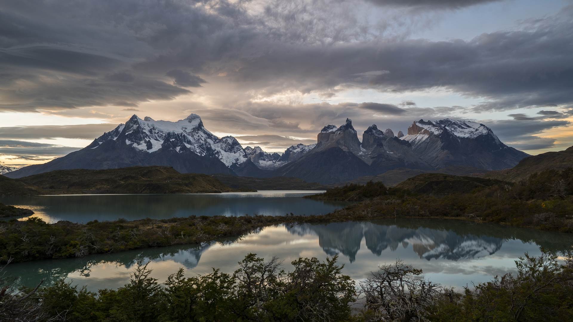 PUTOVANJE OKO SVIJETA Izložba fotografija Gorana Jovića