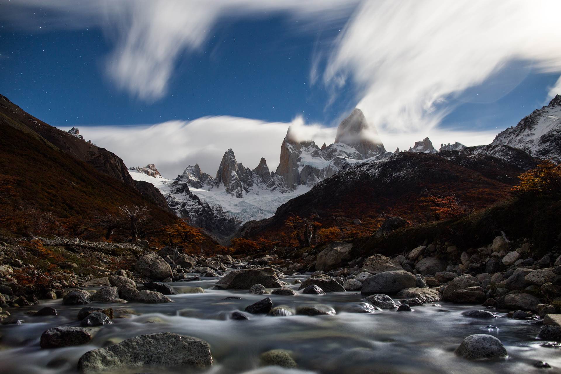 PUTOVANJE OKO SVIJETA Izložba fotografija Gorana Jovića