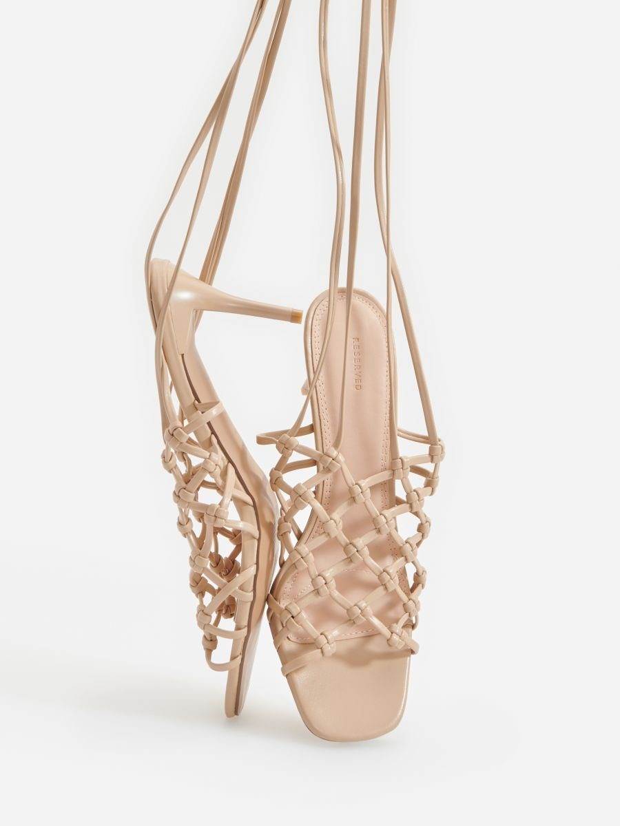 Shopping vodič: Smeđe sandale