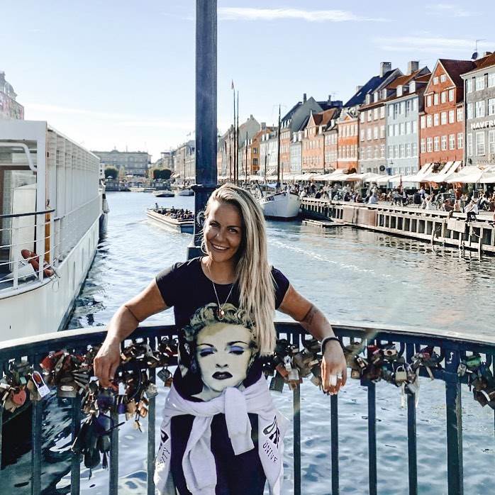 Odselila se iz Hrvatske: Kći poznate HRT-ovke nakon dva desetljeća izbivanja sa scene objavila je pjesmu 'TRAUMA'