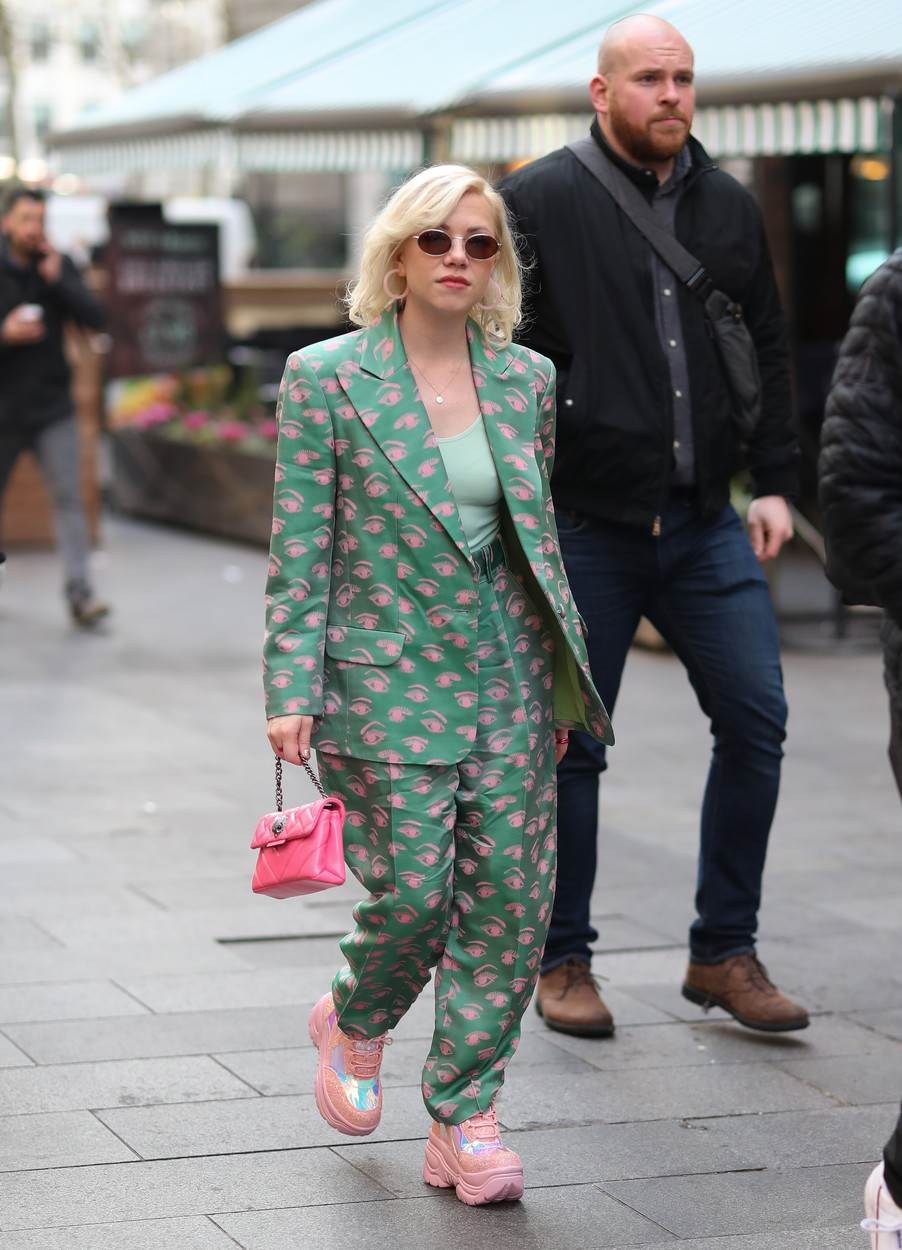 Pristupačni odjevni komad u top-nijansi sezone