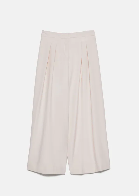 I vi možete nositi trendy hlače kakve bira Meghan Markle