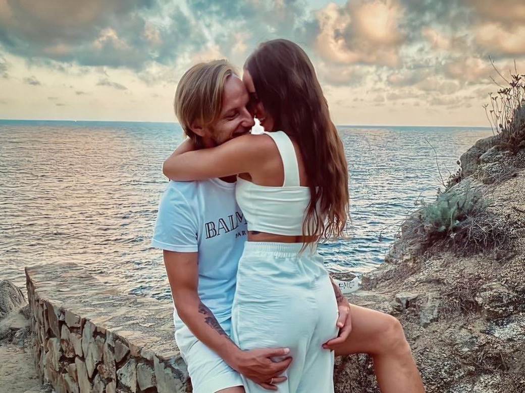 Ivan Rakitić iznenadio suprugu Raquel Mauri
