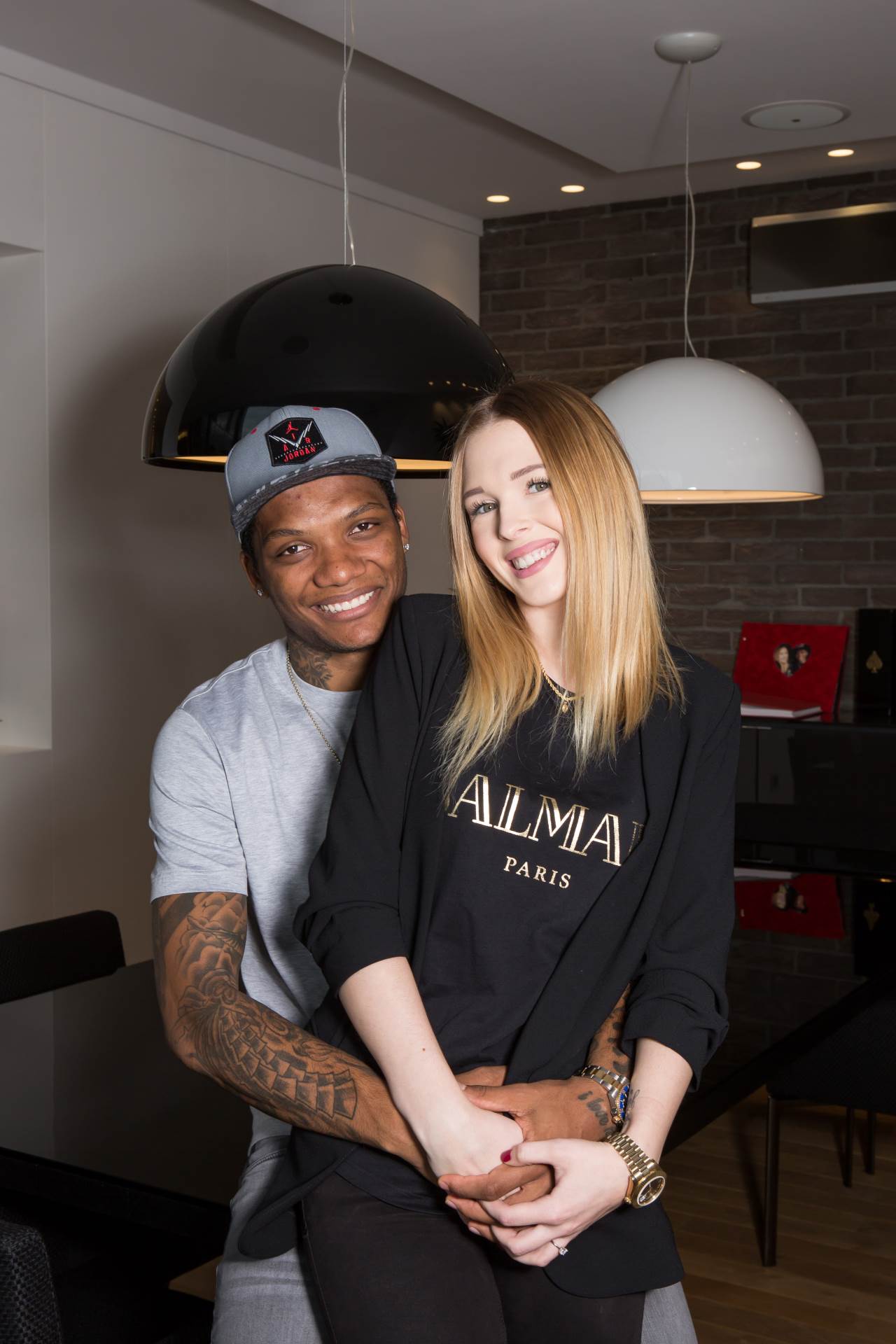 Junior Fernandes obrisao fotografije sa suprugom Martom i pokazao novu curu