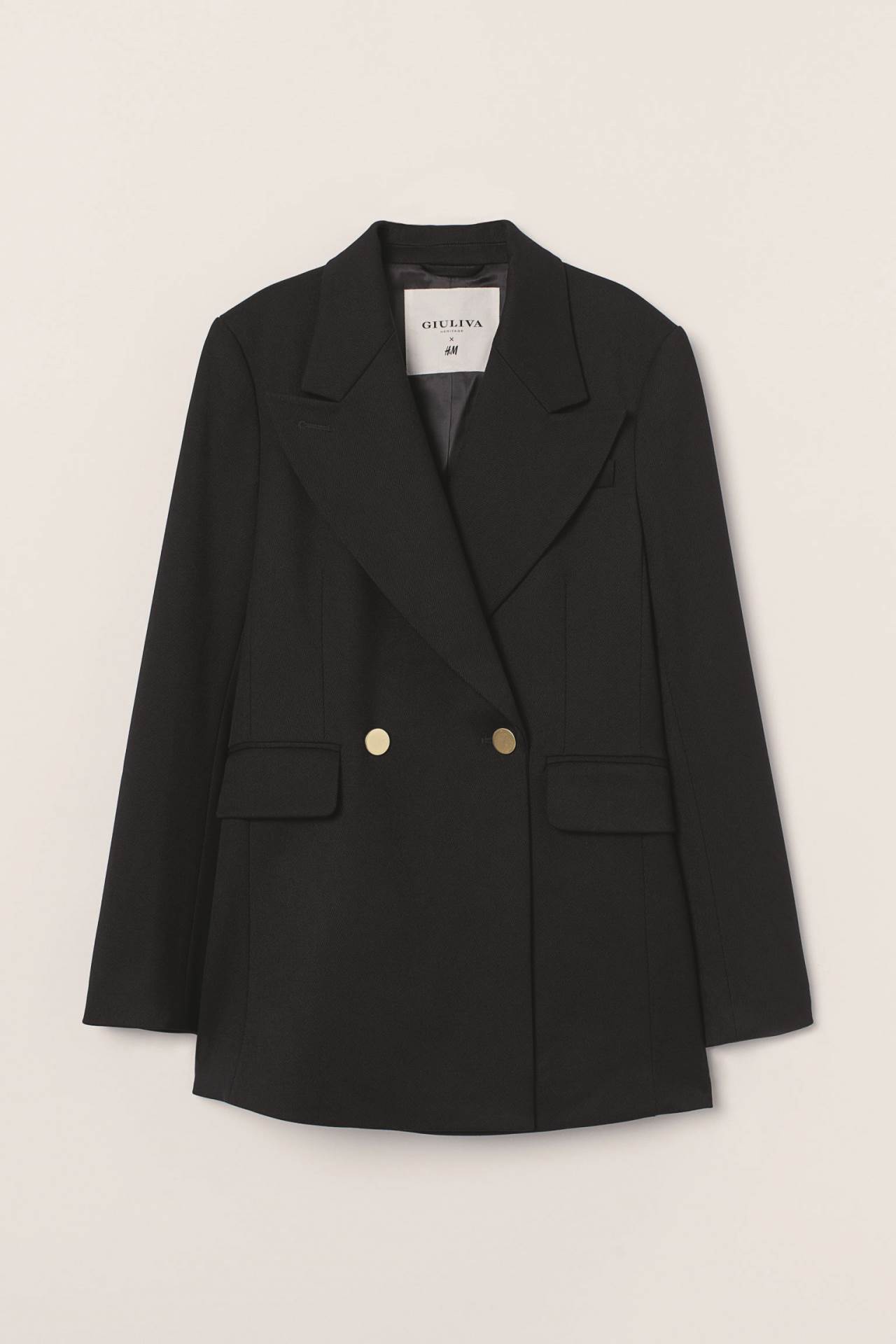 Tenisice i odijelo? - Da!