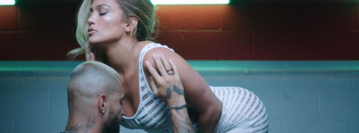 STRASTVENI DODIRI Jennifer Lopez u zagrljaju mlađeg muškarca