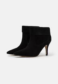 MUST HAVE čizme ove jeseni obožava i Viktorija Rađa