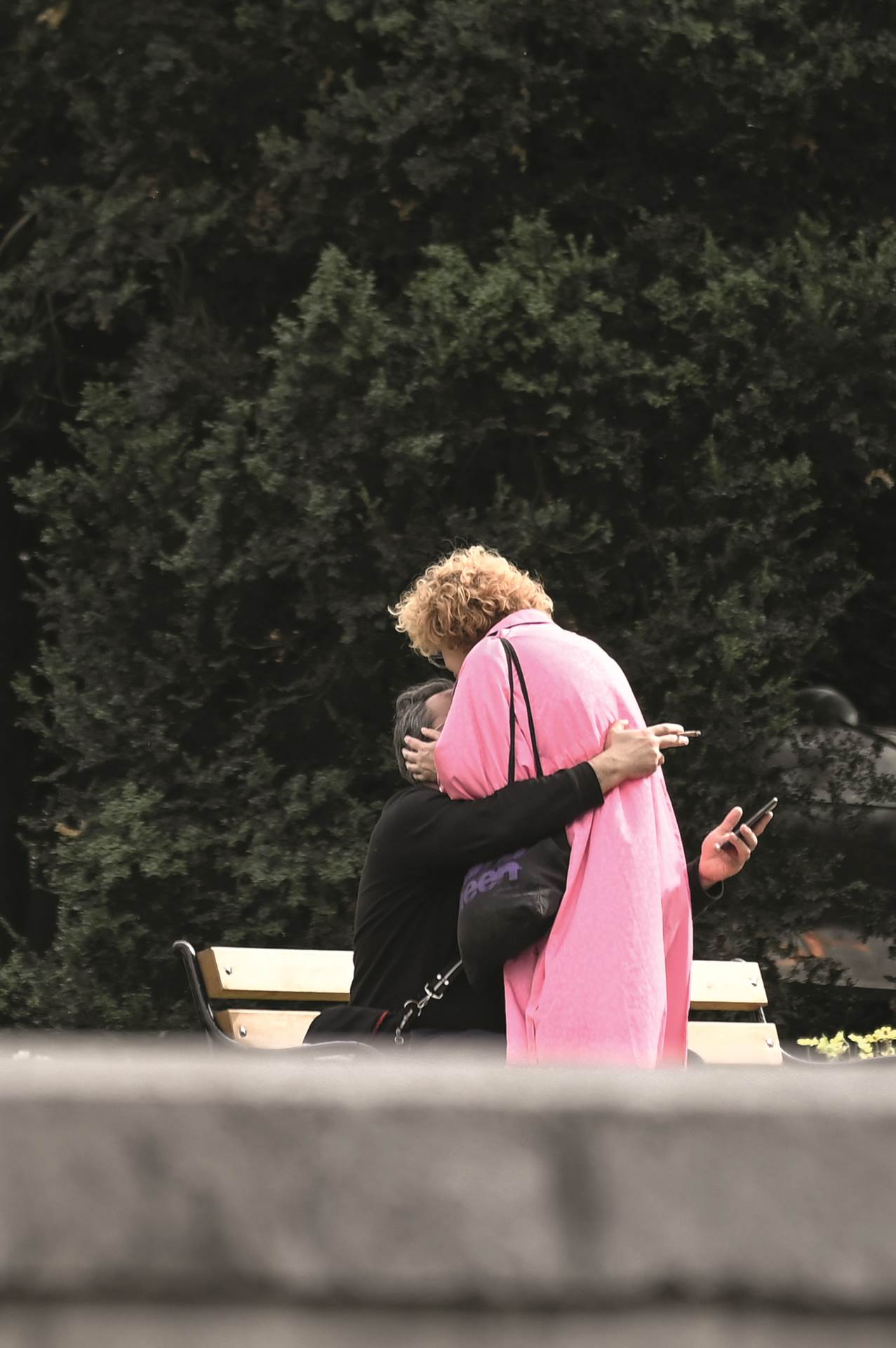 Nina Violić u mini haljini s dubokim dekolteom