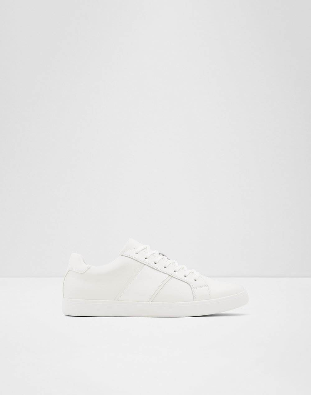 NAPOKON Znamo gdje možete pronaći obuću kakvu obožavaju  Brad Pitt i J.Lo