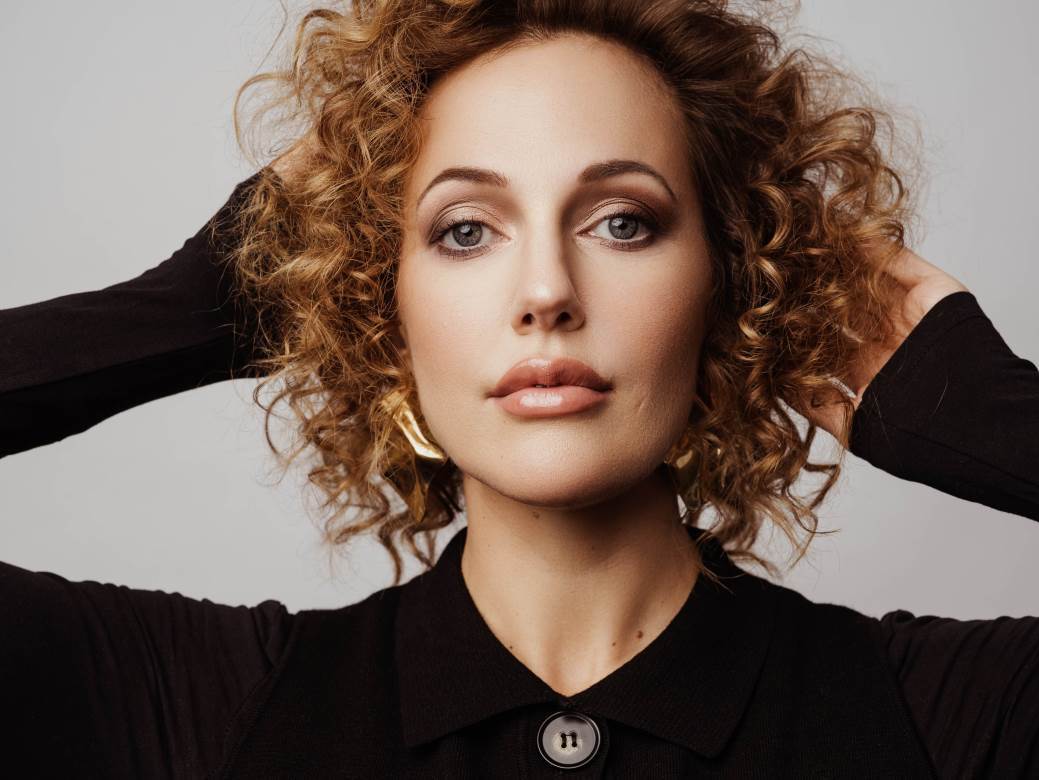 Hurem je unakazila lice i ljubi 18 godina mlađeg