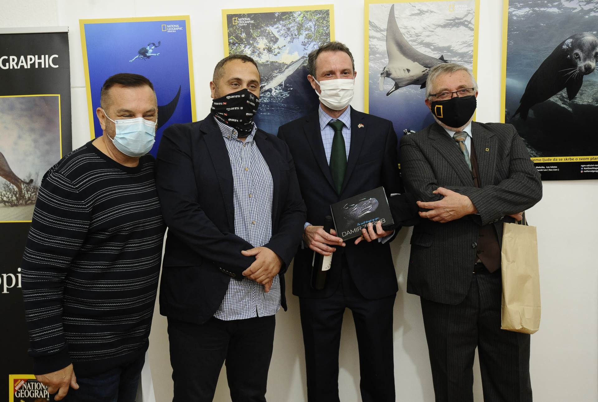 Otvorena izložba podvodnih fotografija Plavi svijet, autora Damira Zuruba