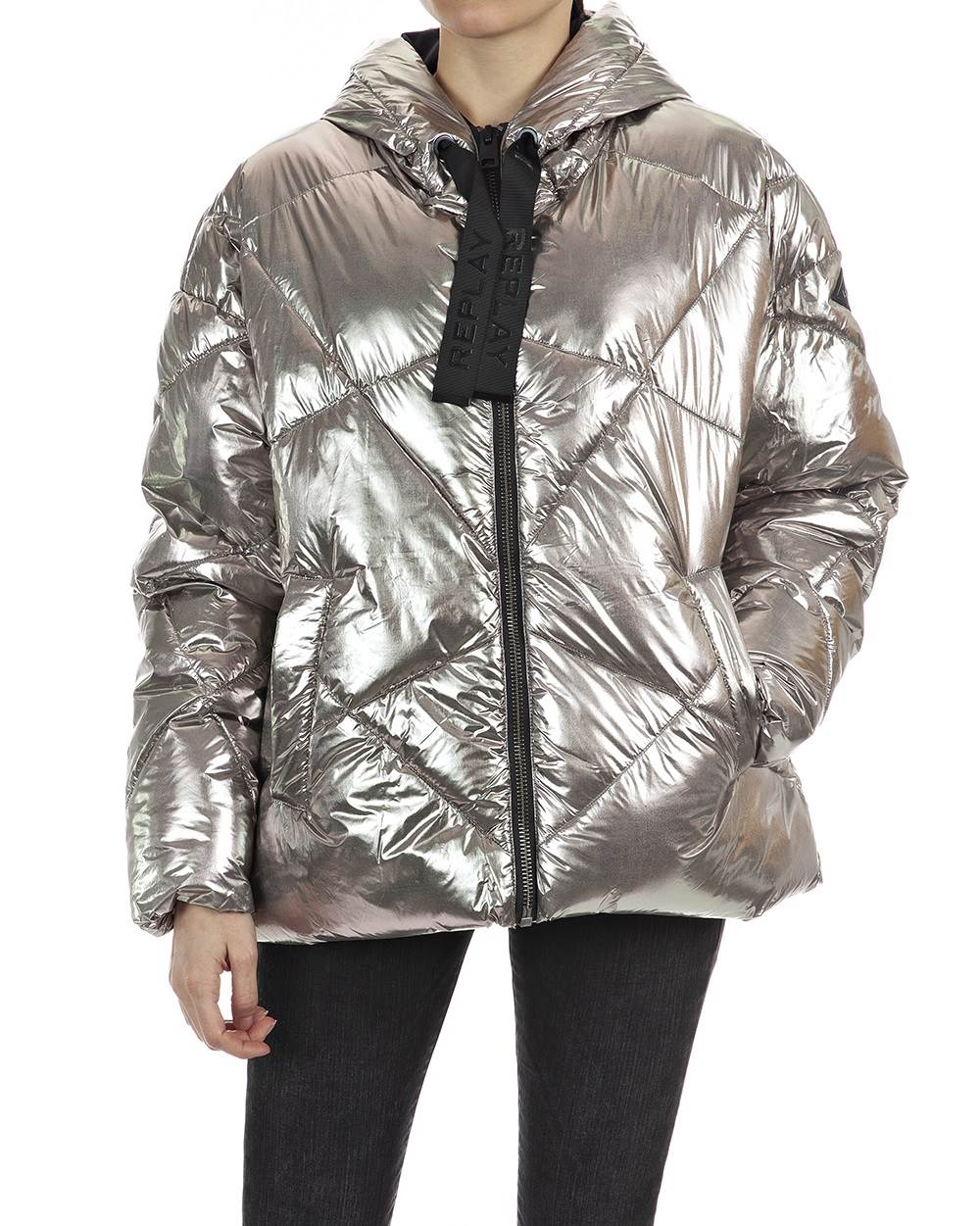 Želite se odijevati kao Kendall Jenner? Ovo su komadi koje morate imati