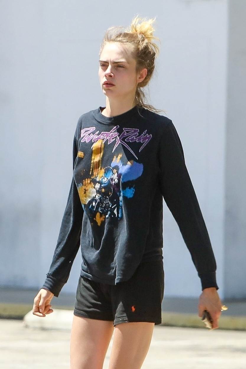 Cara Delevingne izgleda kao druga osoba nakon uznemirujućih fotografija