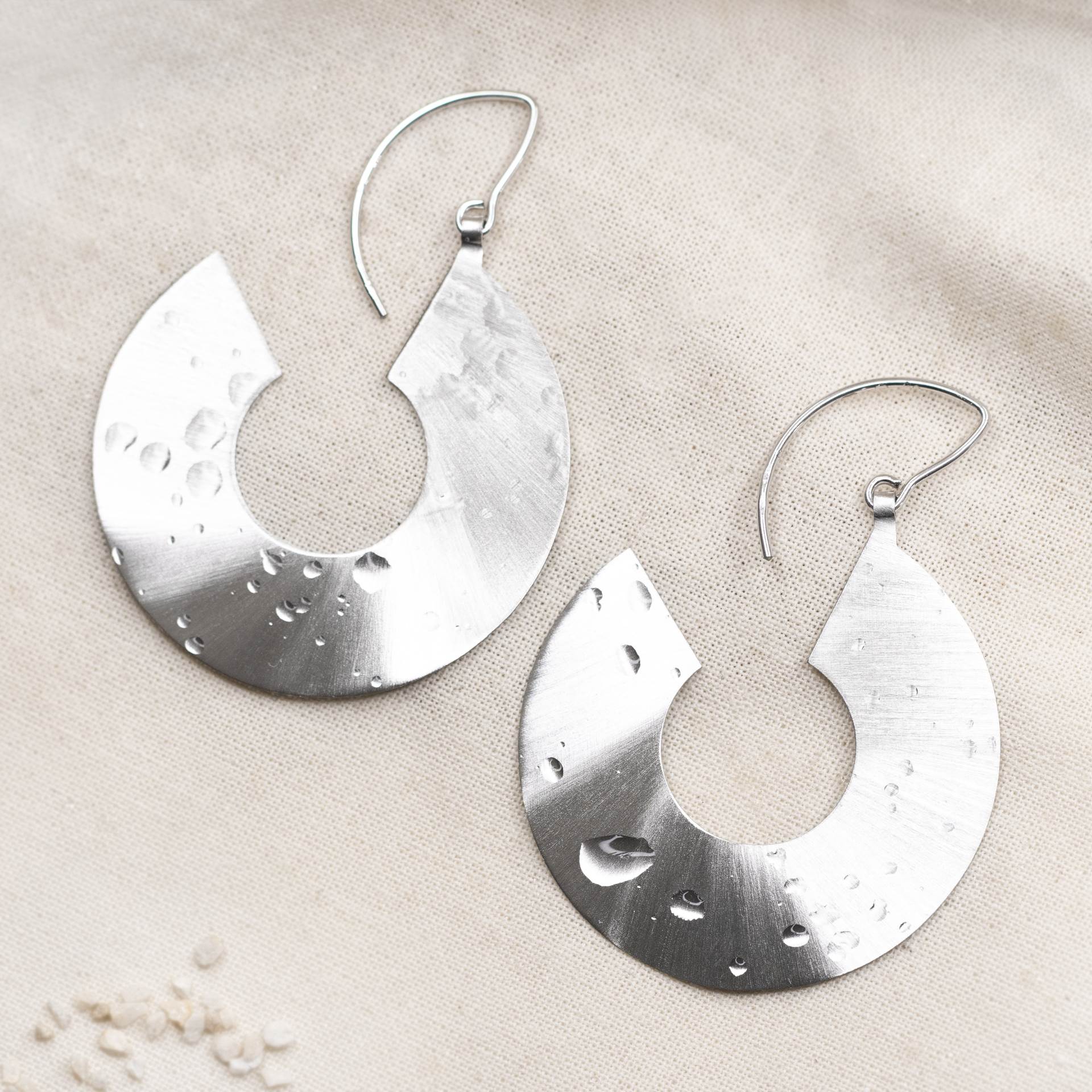 Nakit i satovi idealan su božićni dar. Kupite ih na Black Friday popustu