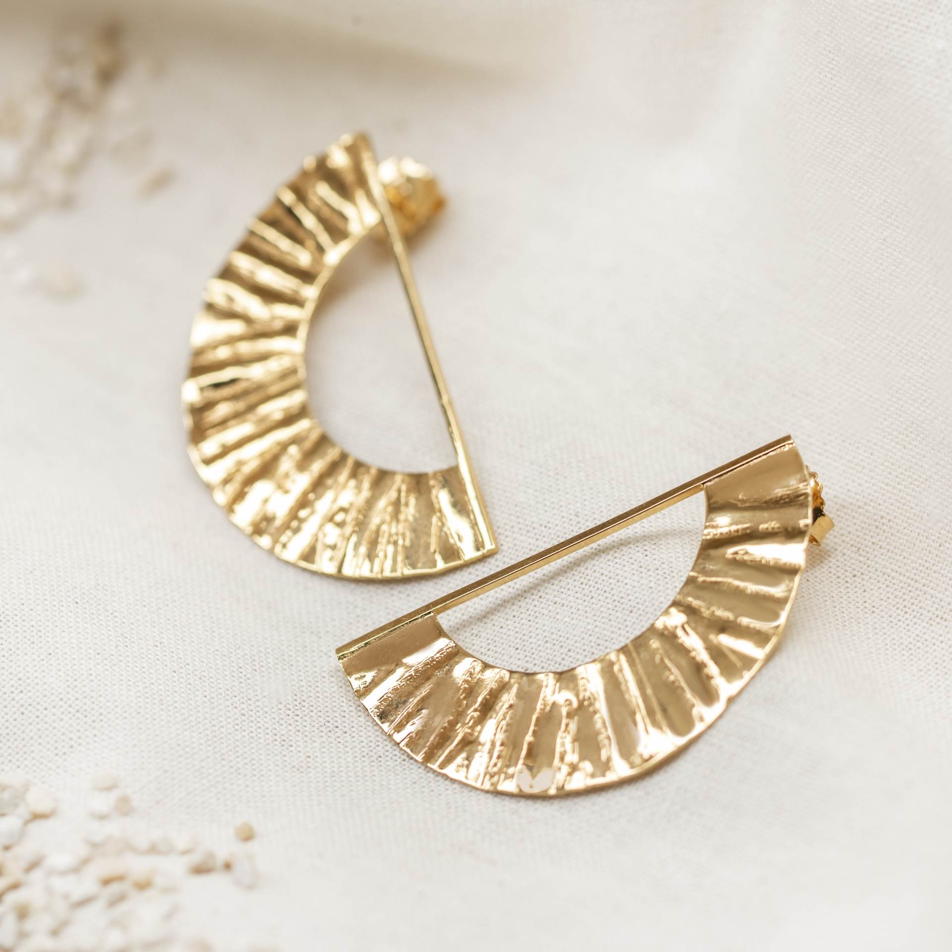 Nakit i satovi idealan su božićni dar. Kupite ih na Black Friday popustu