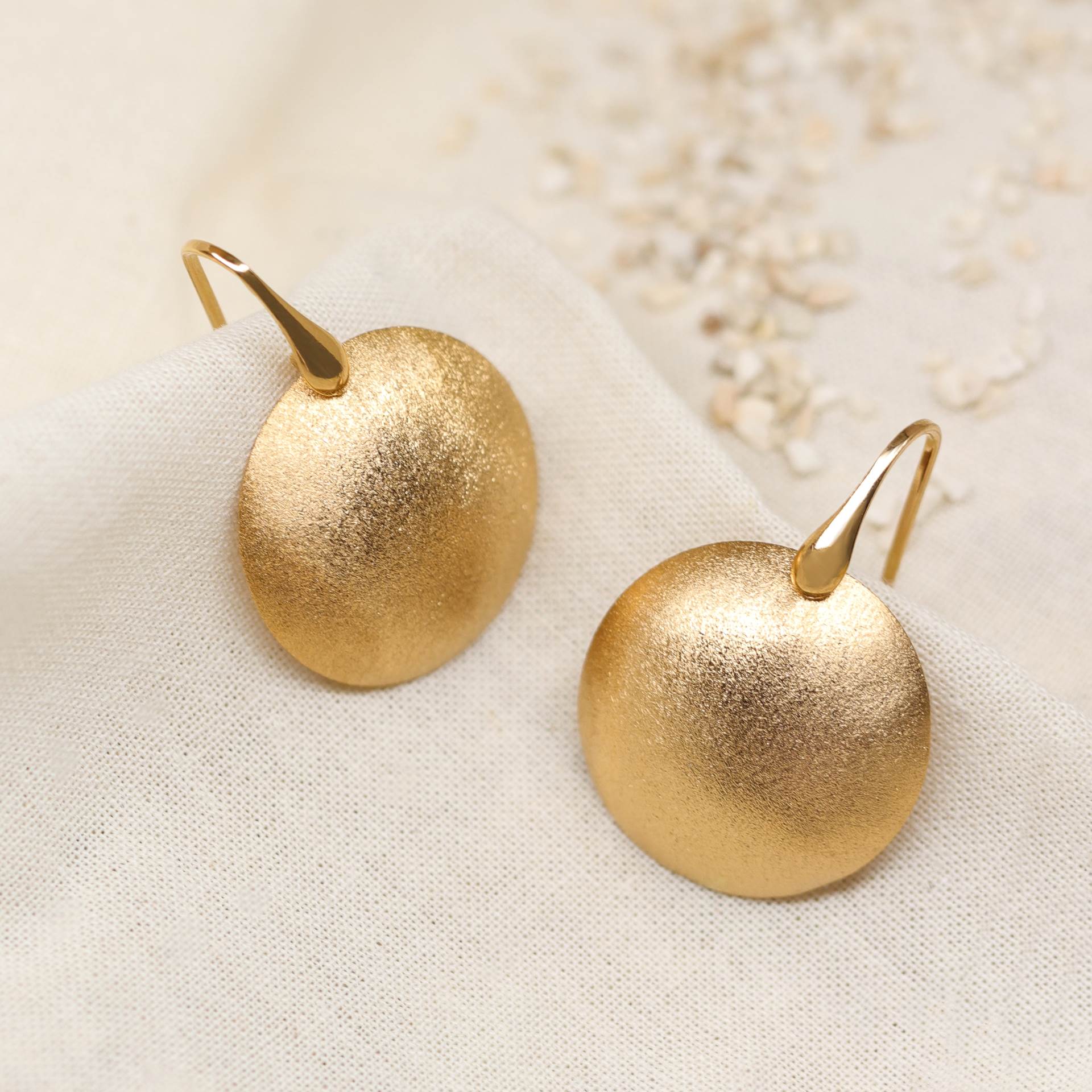 Nakit i satovi idealan su božićni dar. Kupite ih na Black Friday popustu