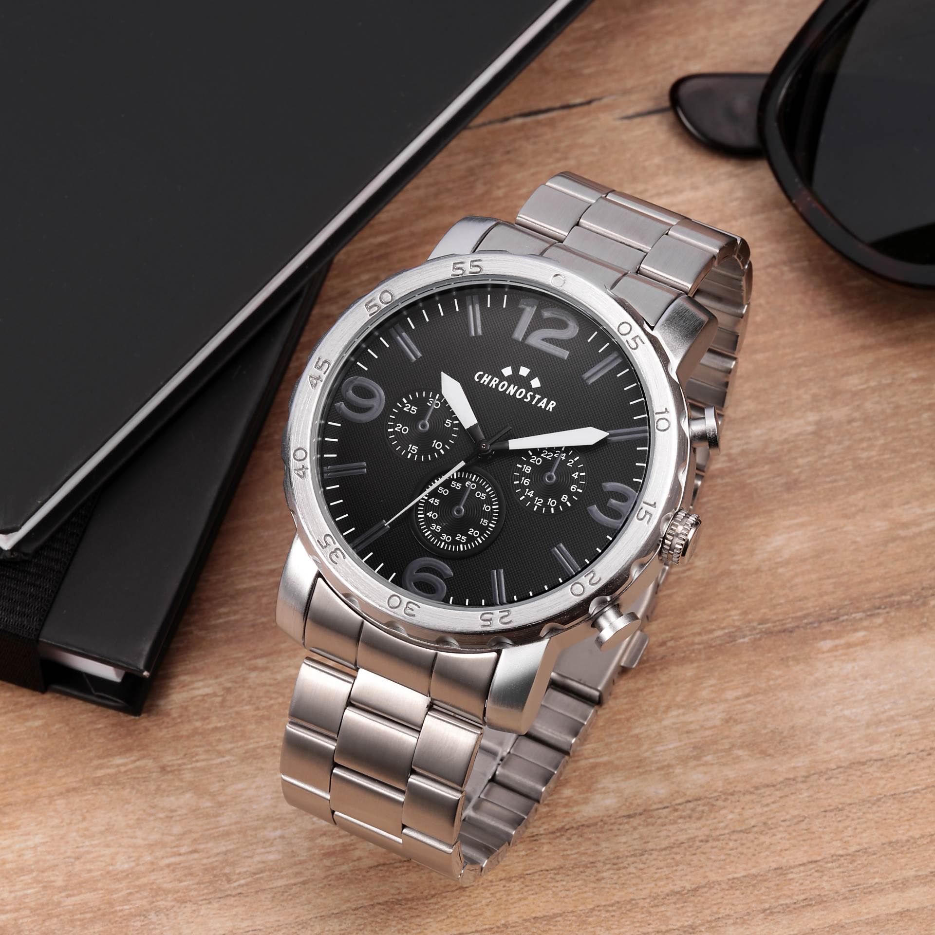 Nakit i satovi idealan su božićni dar. Kupite ih na Black Friday popustu