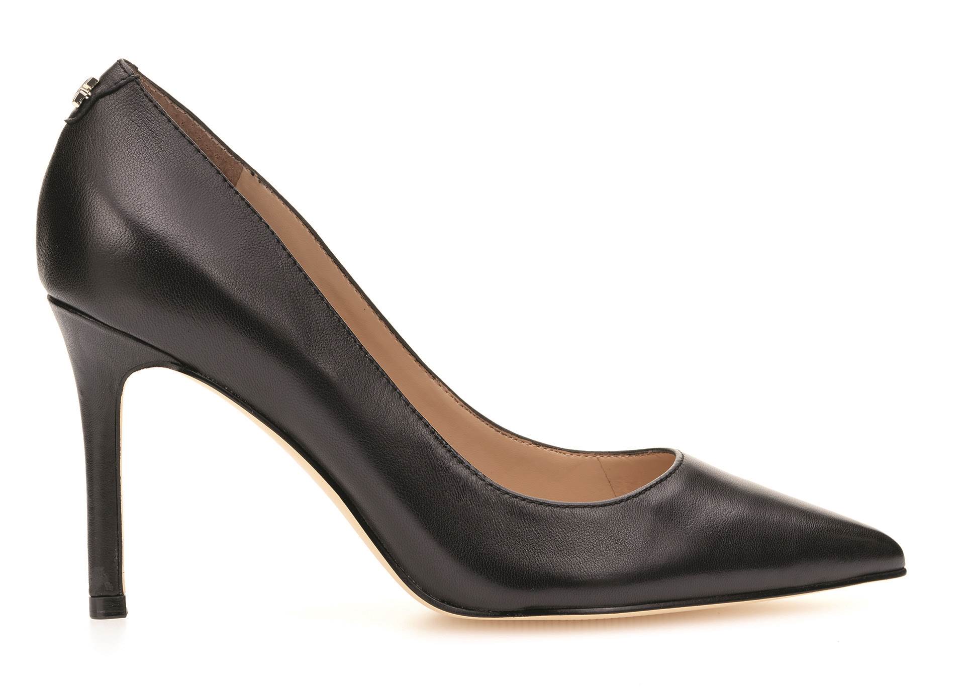 Odjevni komadi u kojima ćete izgledati poput pomagača Djeda Božićnjaka