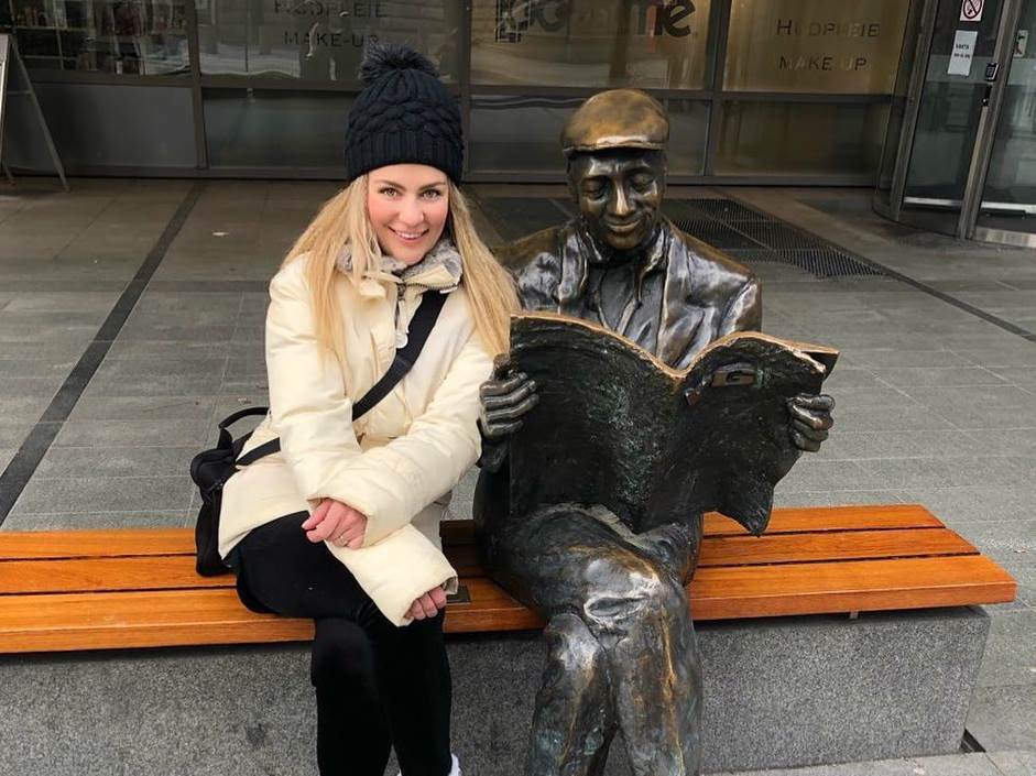 Odselila se iz Hrvatske: Kći poznate HRT-ovke nakon dva desetljeća izbivanja sa scene objavila je pjesmu 'TRAUMA'