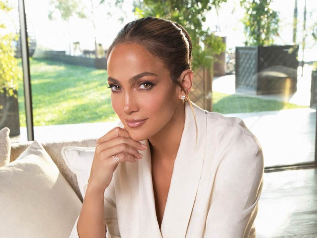 Jennifer Lopez na Dolce Gabbana reviji