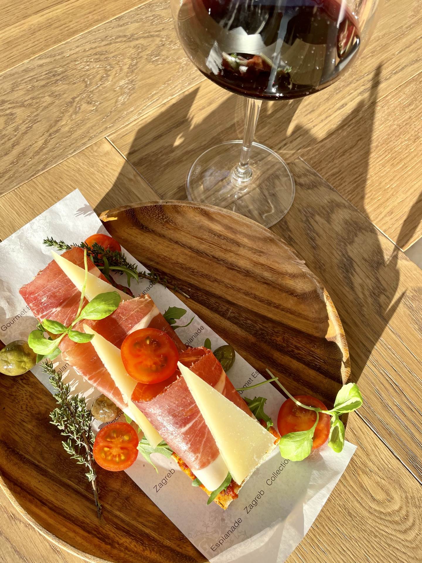 Esplanadin a la carte meni odsad i u vašem domu