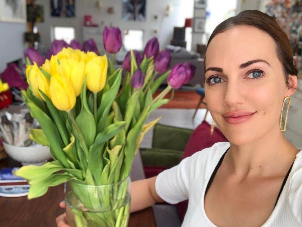 Hurem je unakazila lice i ljubi 18 godina mlađeg