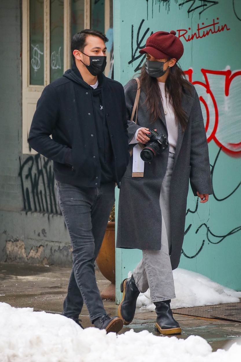 UČITE OD NAJBOLJE Katie 'fura' čizme sezone, a mi smo ih našli na sniženju!