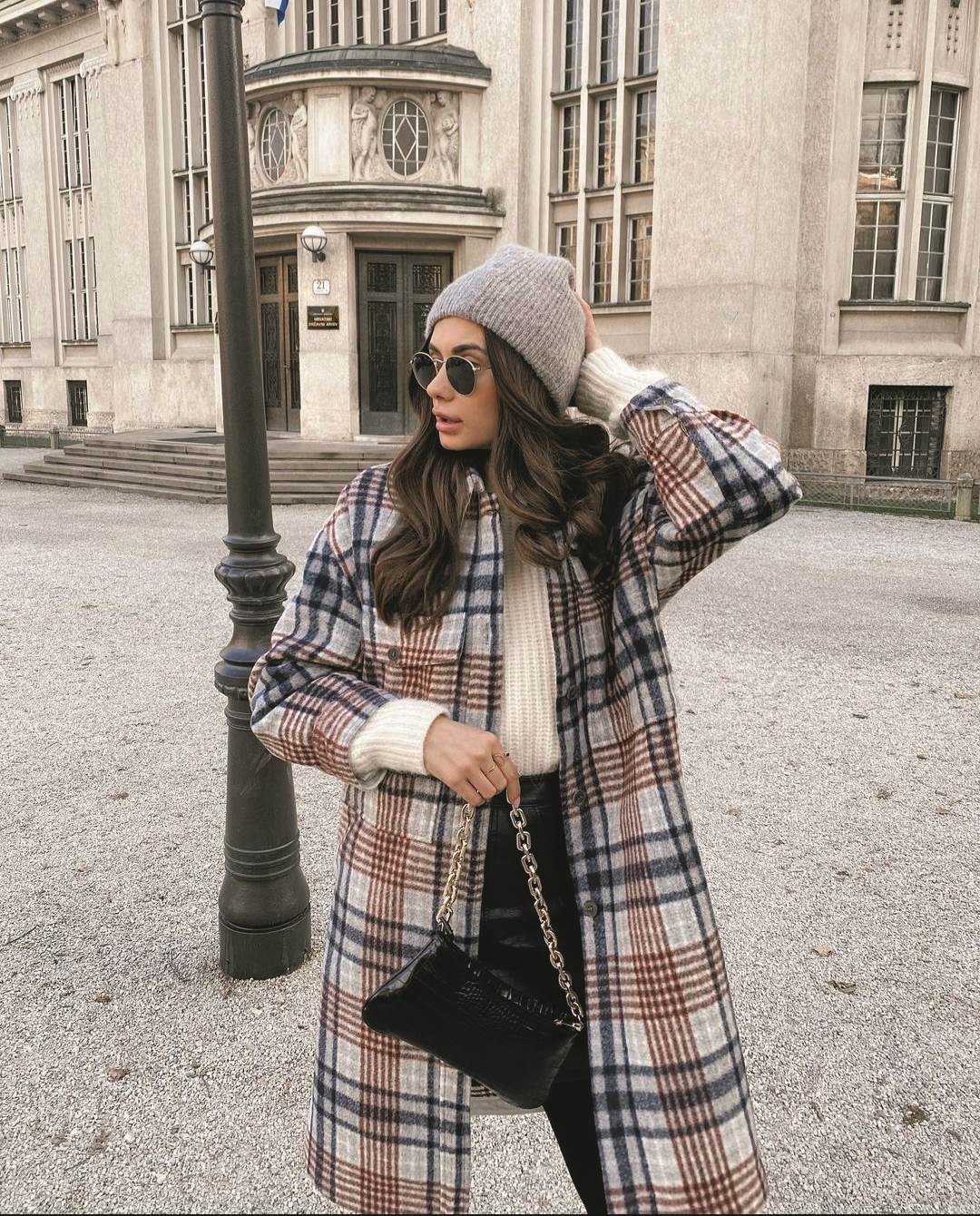 STREET STYLE Omiljen print uzorak naših baka odličan je prijelaz sezone