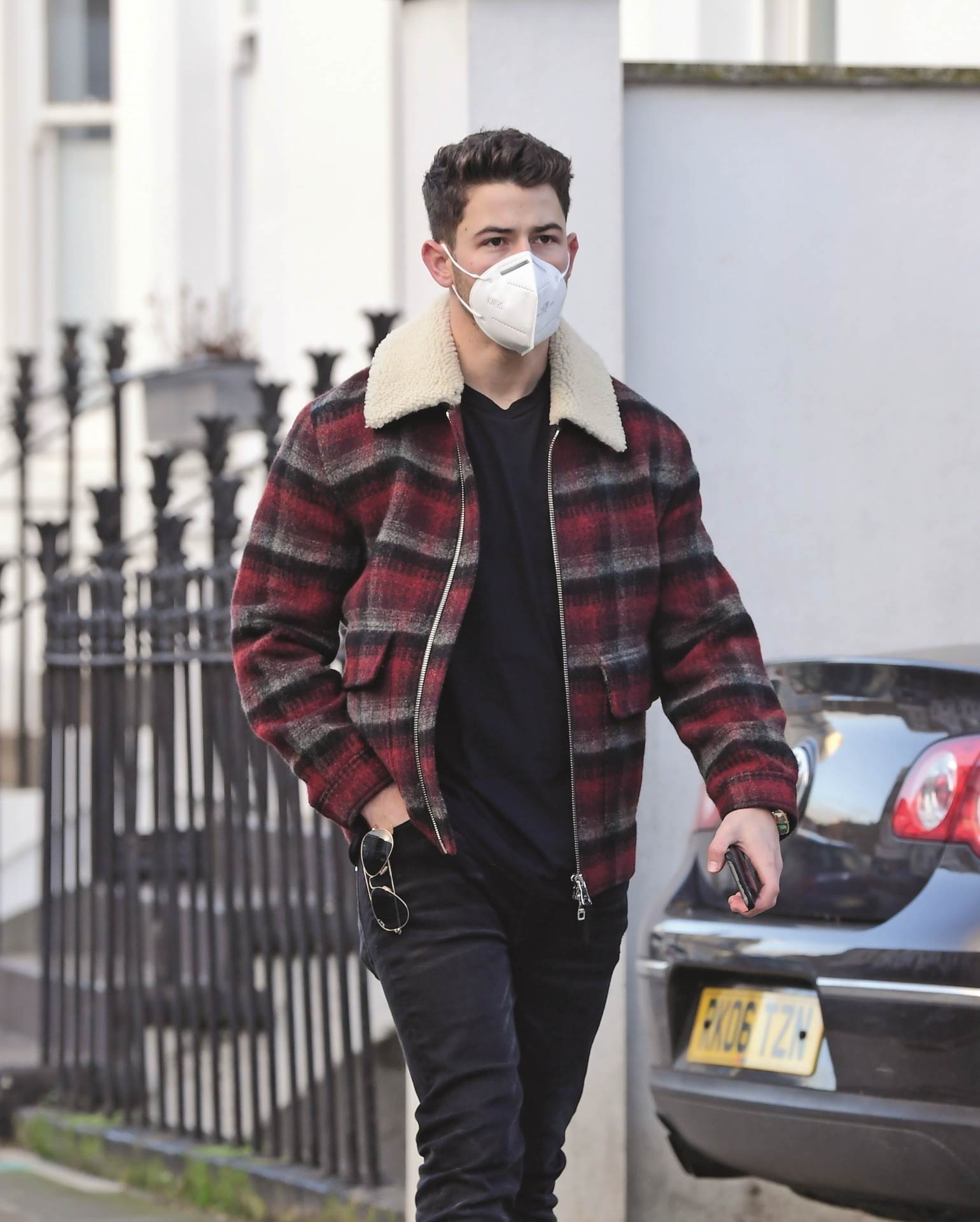 STREET STYLE Omiljen print uzorak naših baka odličan je prijelaz sezone