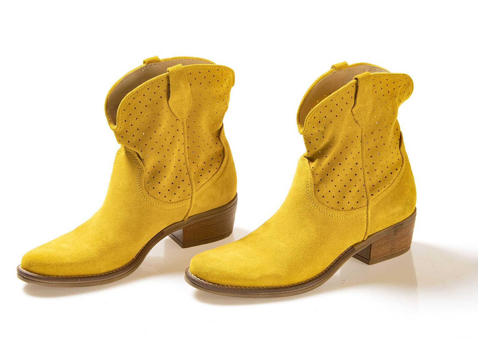 Ako želite ovih dana biti u trendu, bitno je zapamtiti riječ  'ležerno'