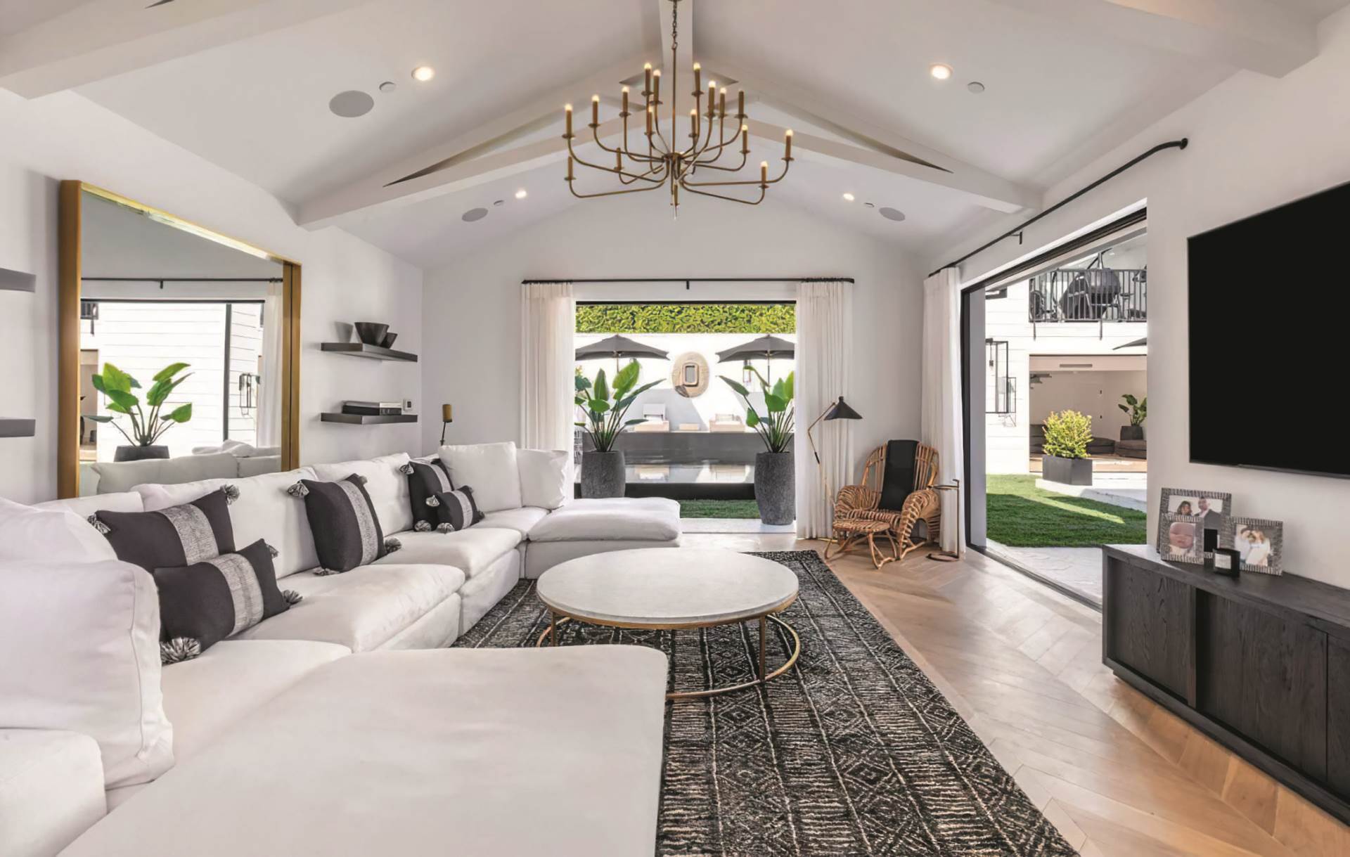 SKUPLJA VILE K'O POKEMONE Rihanna iskeširala skoro 90 milijuna kn za novu