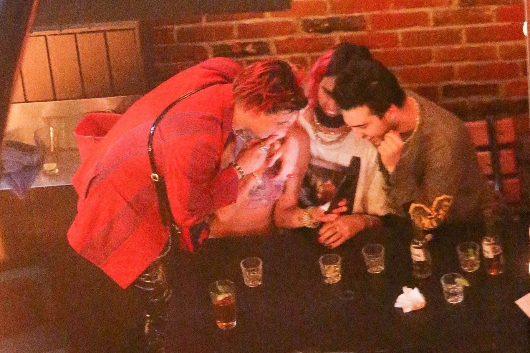 VOLI JE, NE VOLI GA Miley na kraju ipak odabrala muškarca?