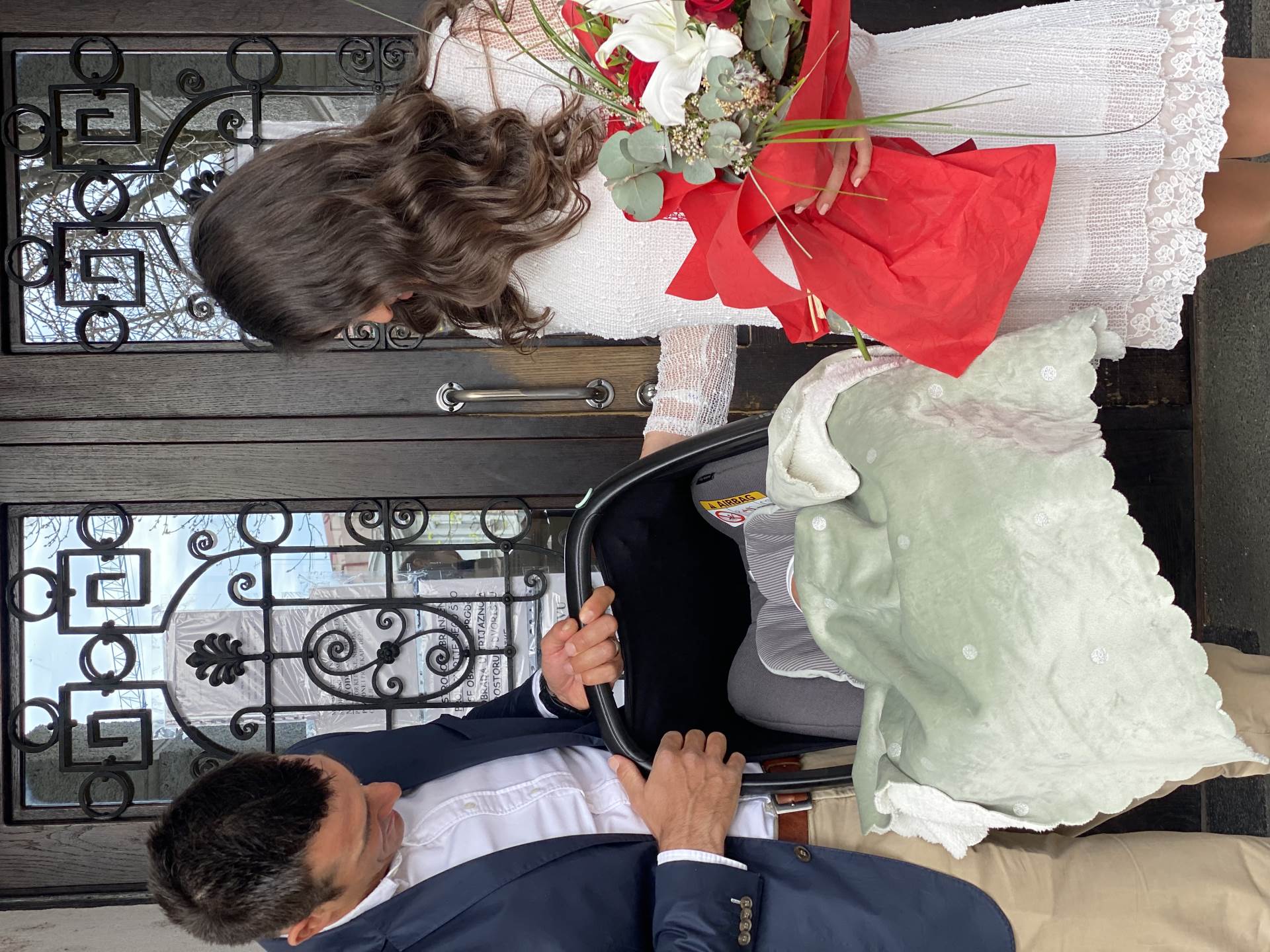 Valent Sinković u rijetkom izlasku sa suprugom i sinovima