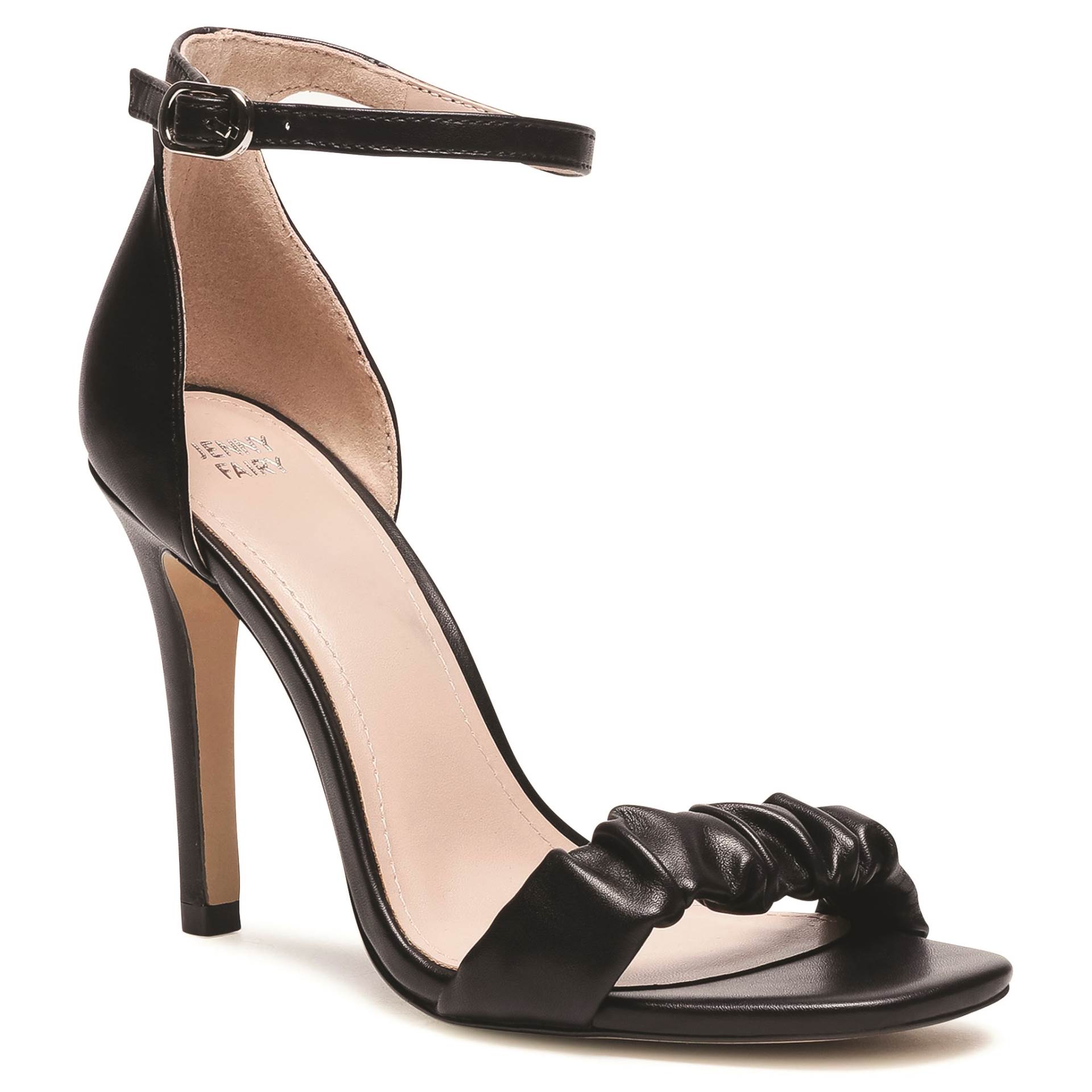 Pastelna ili crna? Uz ove modne komade zaista je teško odabrati