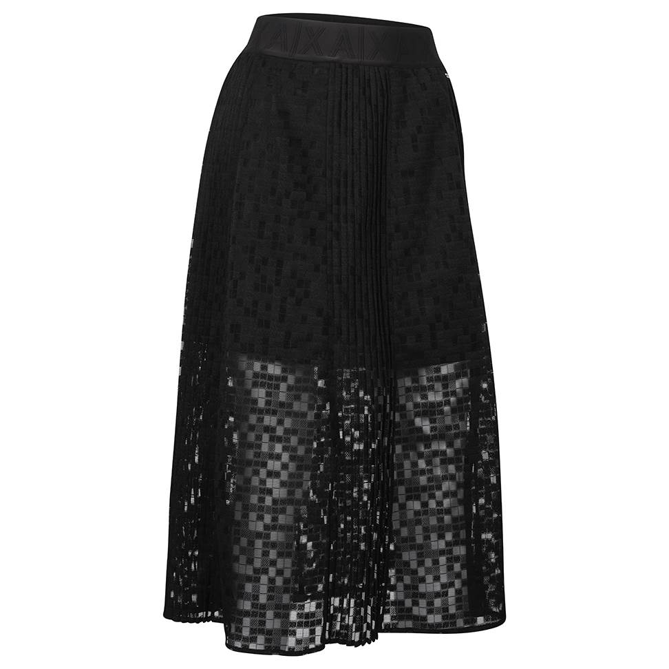 Pastelna ili crna? Uz ove modne komade zaista je teško odabrati