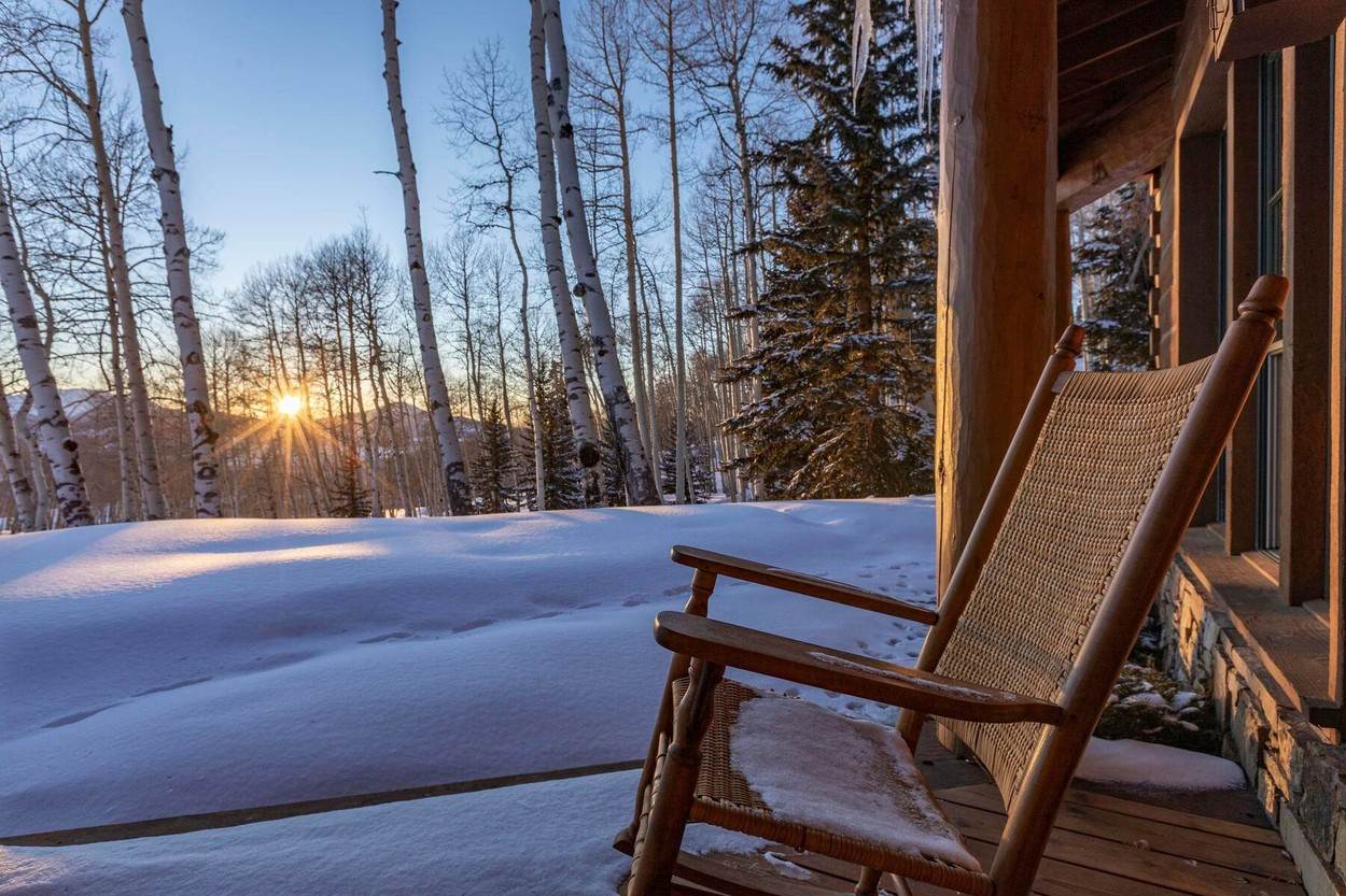 Zamislite si da odmarate u vili u kojoj su Katie i Tom uživali uz kamin