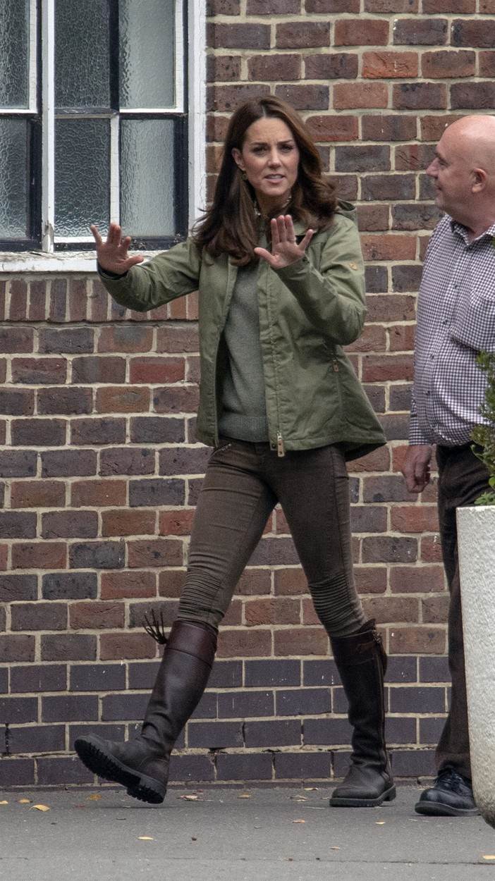 Kate jedne čizme nosi već 17 godina, a obožava i tenisice od 200 kuna