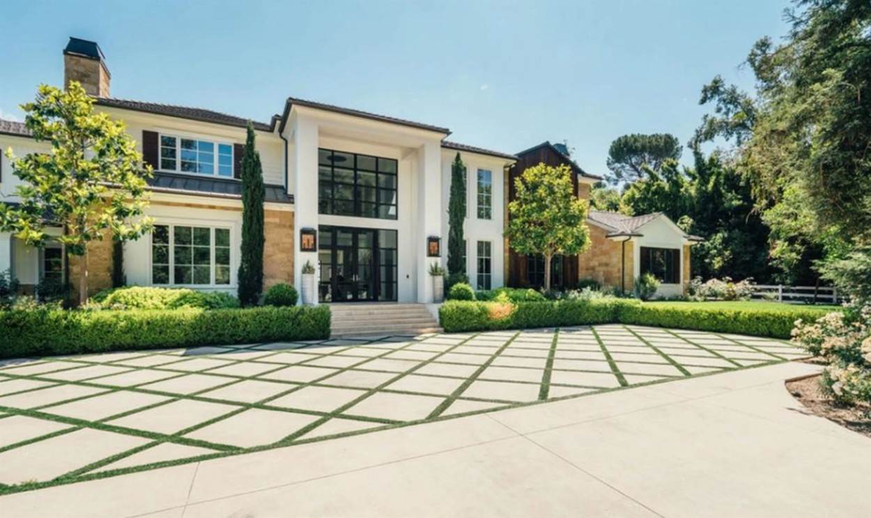 IMANJE S GARAŽOM ZA PET AUTA Ovo je Madonnin novi, a Weekndov stari dom