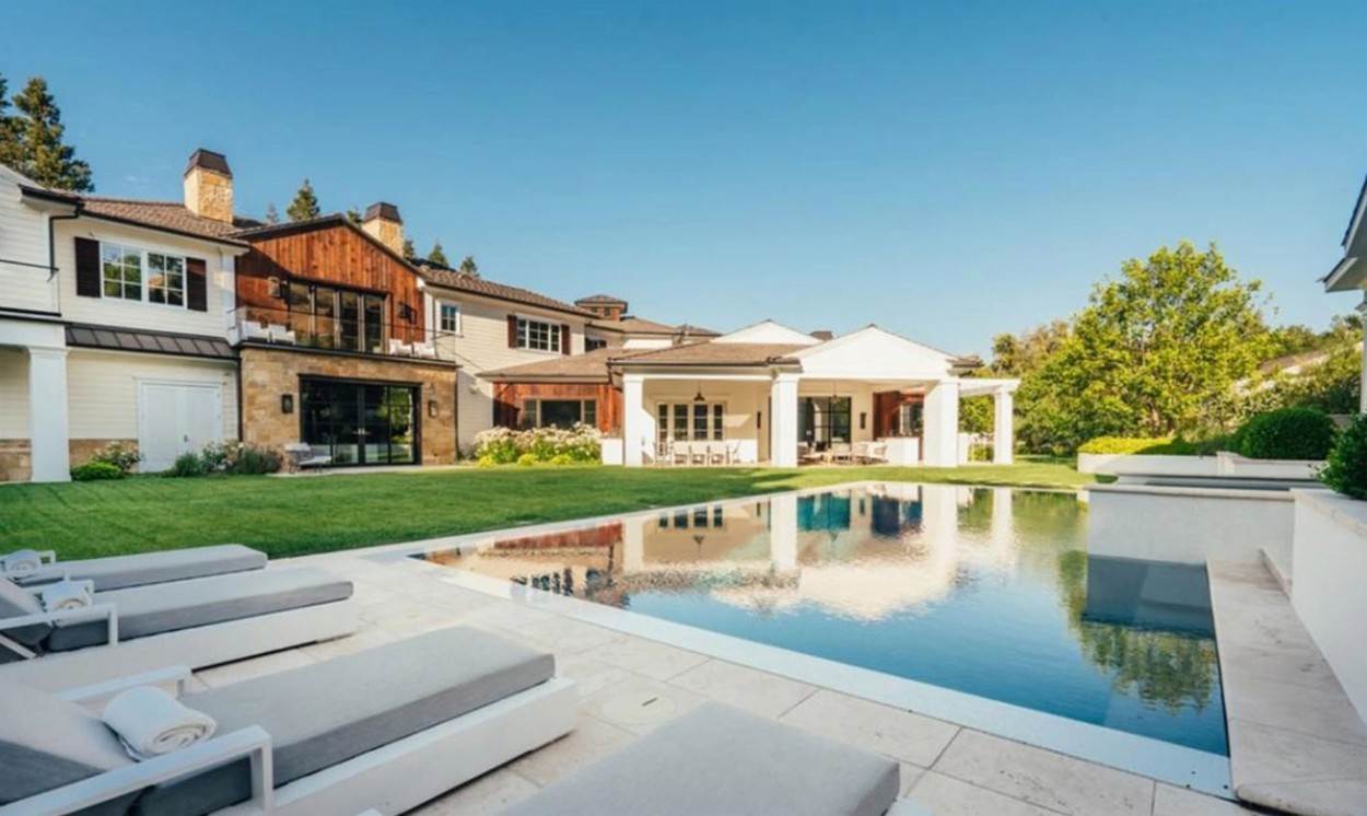 IMANJE S GARAŽOM ZA PET AUTA Ovo je Madonnin novi, a Weekndov stari dom