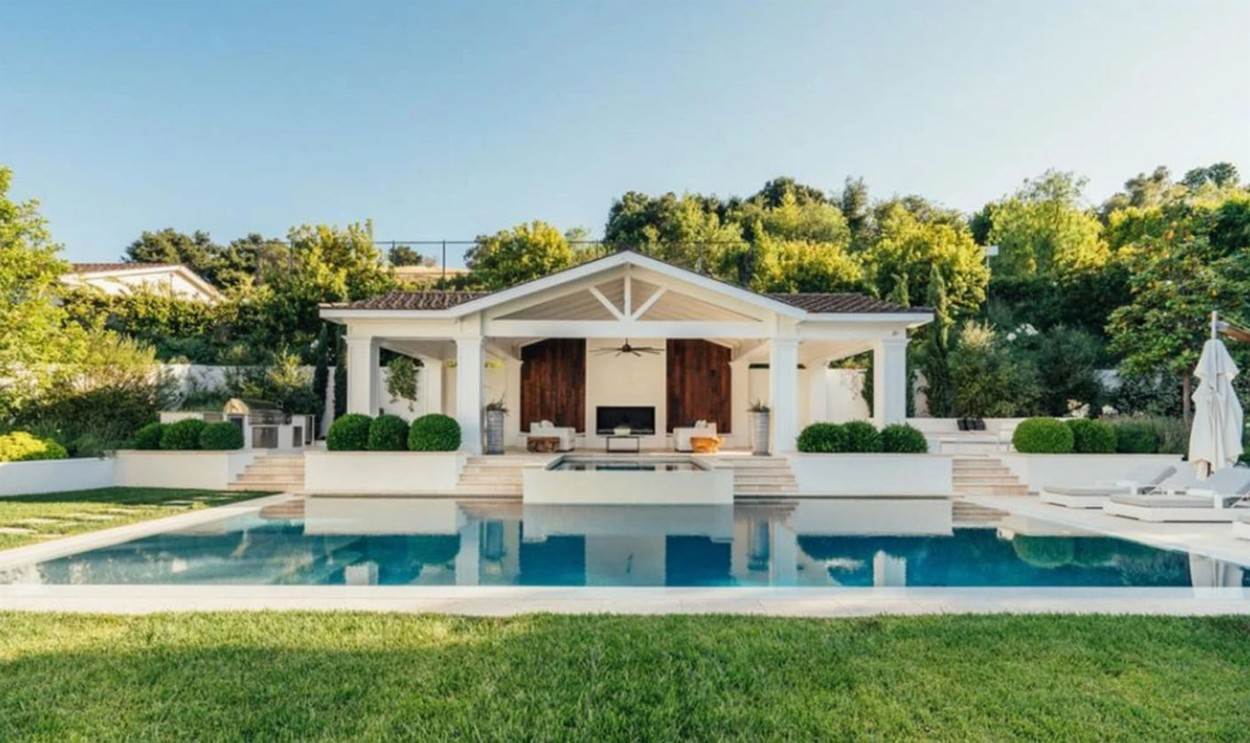 IMANJE S GARAŽOM ZA PET AUTA Ovo je Madonnin novi, a Weekndov stari dom