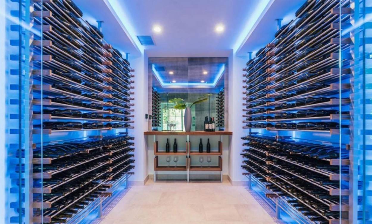 IMANJE S GARAŽOM ZA PET AUTA Ovo je Madonnin novi, a Weekndov stari dom