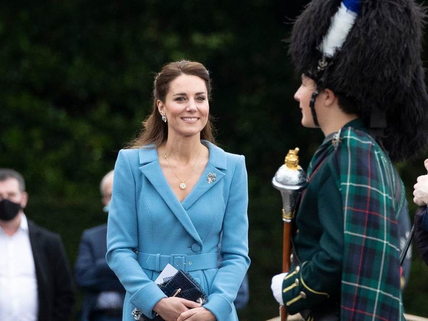 Kate Middleton prošetala u prozirnoj haljini 