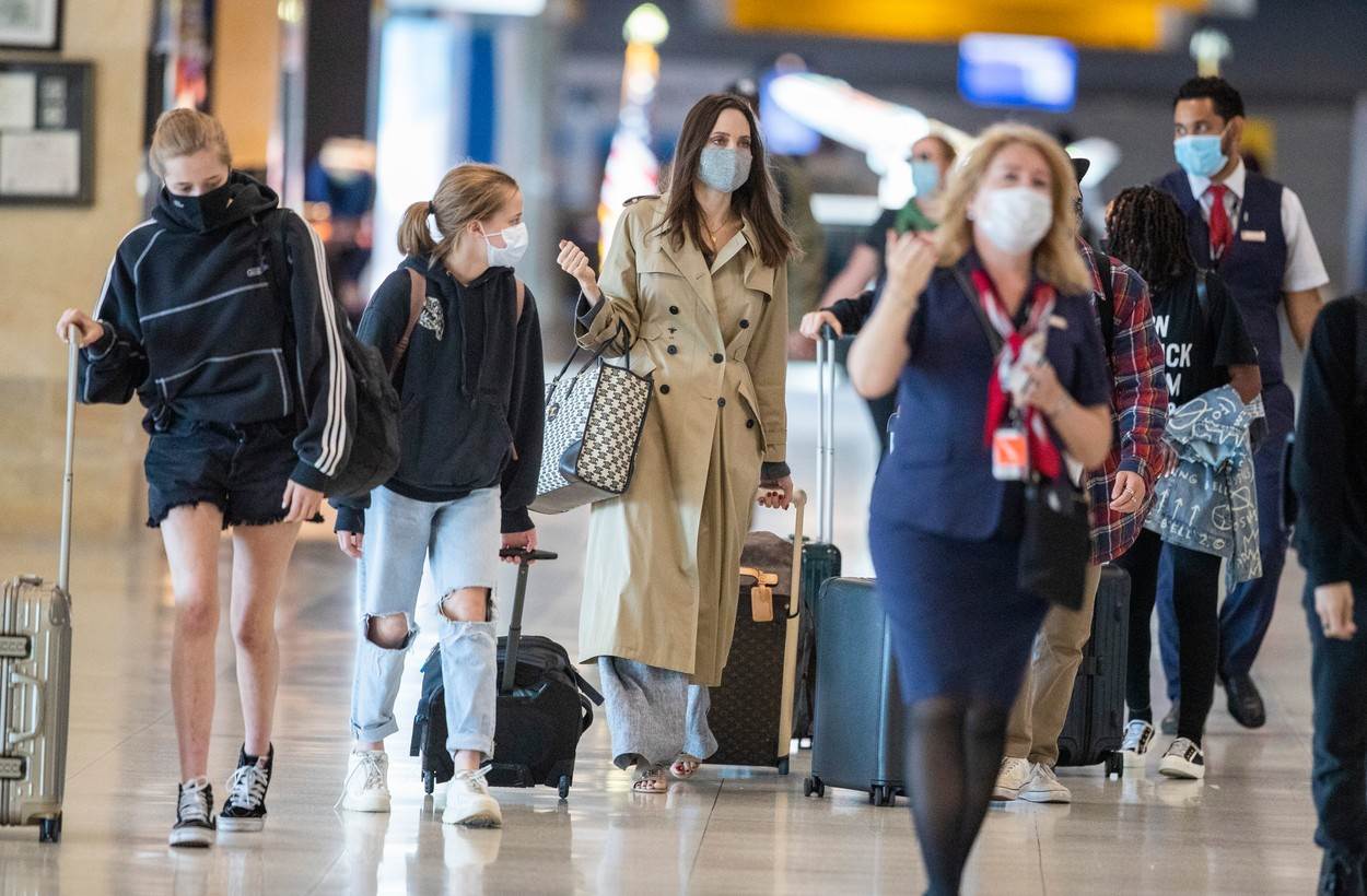 Angelina Jolie i djeca