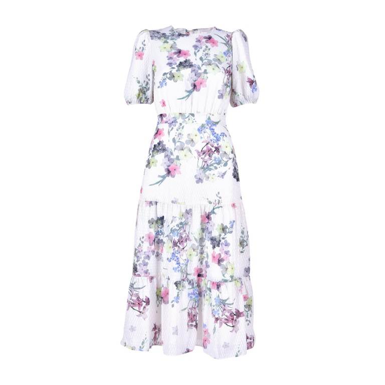 Bijela haljina ljeti je nezamjenjiv komad: Zavirite u našu galeriju