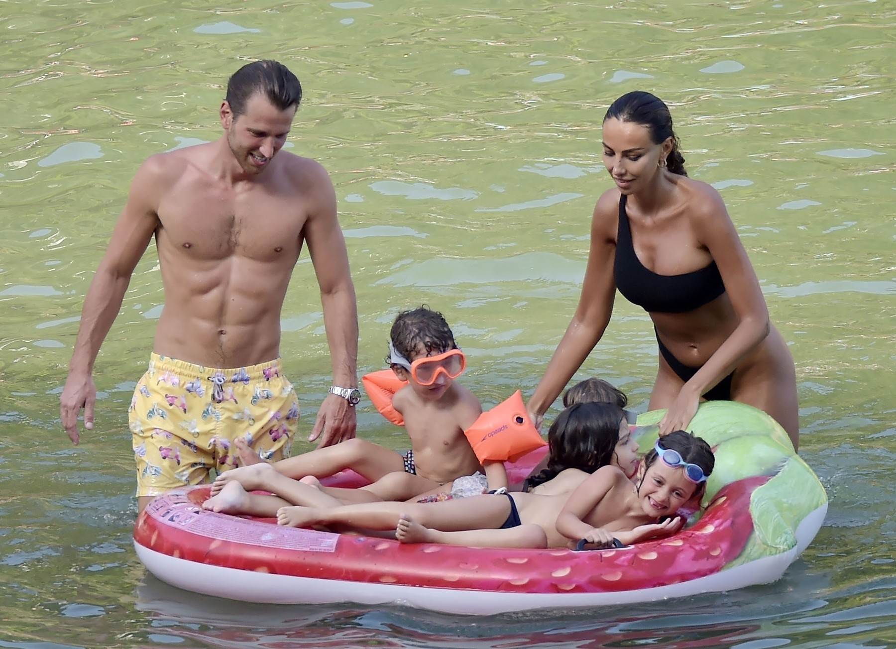 Madalina Genea na plaži