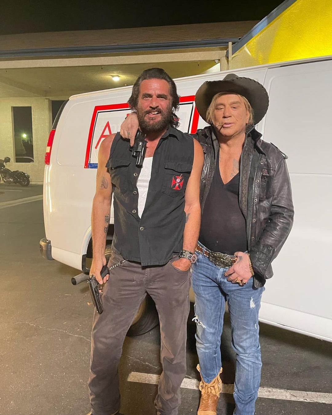 Mickey Rourke unakazio je svoje lice plastičnim operacijama.