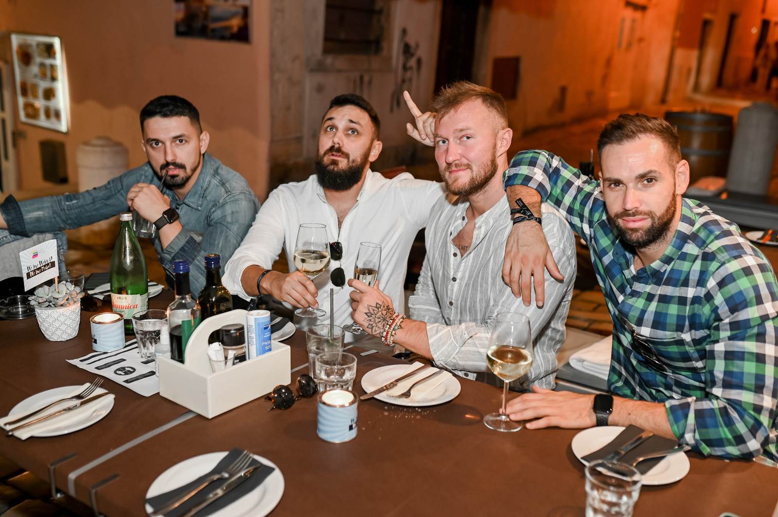 Filip Jurković, Philips i Elvis Kajtazović i Dominik Milolož, Tvornica zdrave hrane