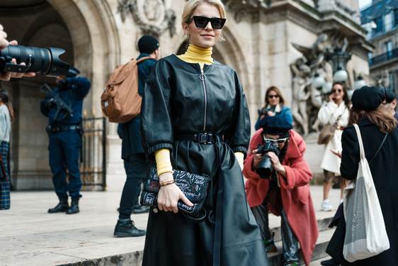 Smaragdnozelena boja