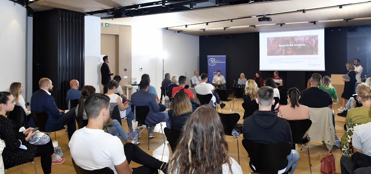 Panel Uči i ostvari svoje snove