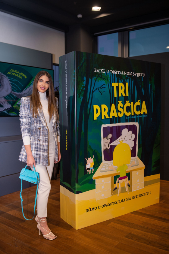 Iva Šarić na prmociji knjige